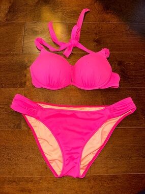 Victoria’s Secret Essential Bombshell Top + Cinched Waist Bikini Bottom 32B/Med